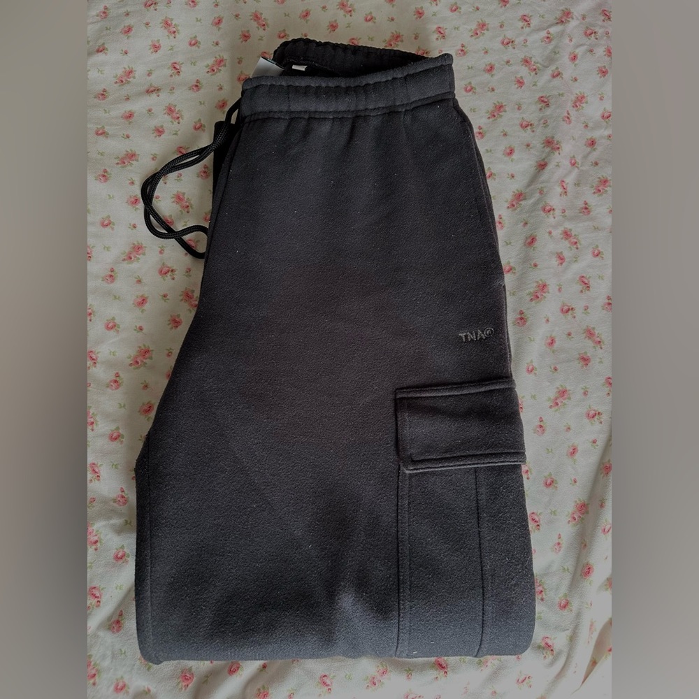 Aritzia TNA Cozy Fleece Mega Cargo Sweatpant